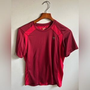 Mountain hardware workout red tee
